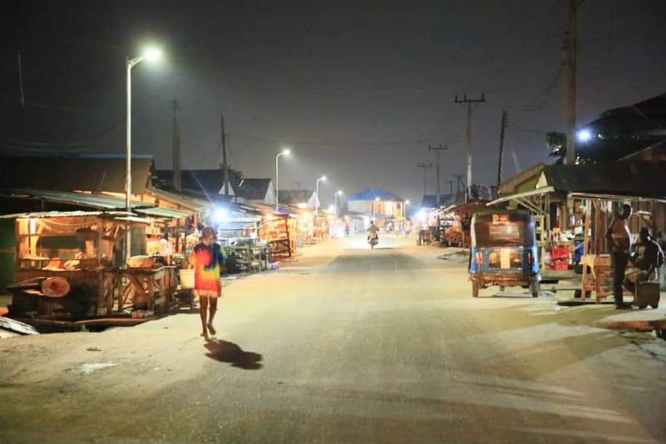 SOLAR STREET LIGHTS: ALADJA-UDU Installation of solar street lights in Aladja community, Udu Local Government Area of Delta State.