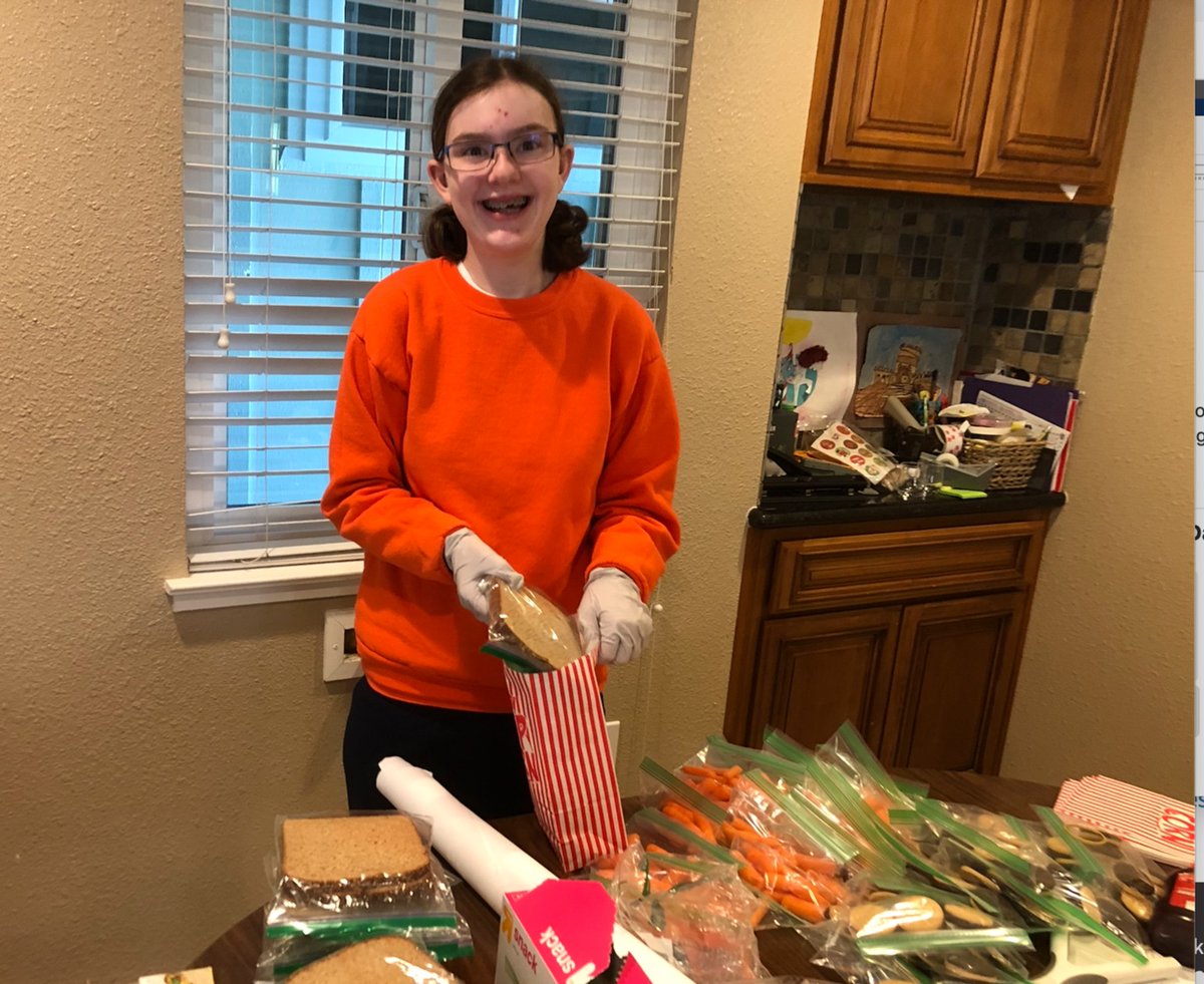Wornick 7th grader and her family shared their time and resources during winter break by helping our community! The family made 24 bag lunches for the Samaritan House as part of PTBE's Sunday Sandwich Havurah. #wornick #wornickjds #community #kindness #leadership #generosity