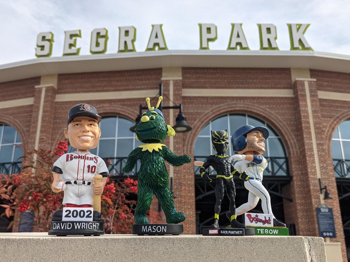 ColaFireflies's tweet image. It's #NationalBobbleheadDay and that has us in the mood for a giveaway. One lucky person will win ALL FOUR bobbleheads in the picture below!

Here's how to enter:
1) RT this tweet 
2) follow us on twitter

Winner will be announced at 1pm EST tomorrow!