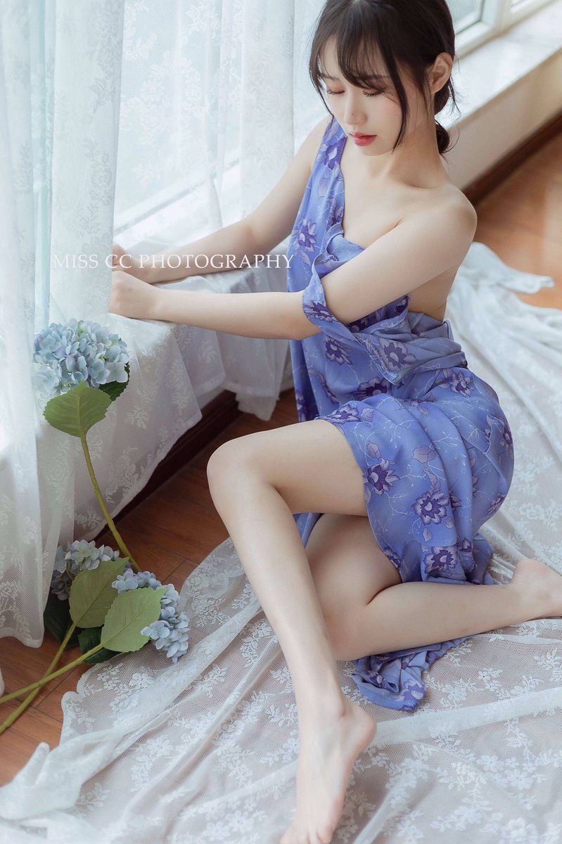 所有温柔眷恋都是对你灿若星辰的喜欢

摄影/@misscc520 

#私房 #私房摄影 #私房写真 #成都约拍 #Photoshoot #photograph #portraitphotography #portrait https://t.co/Yyi5VR3ys3