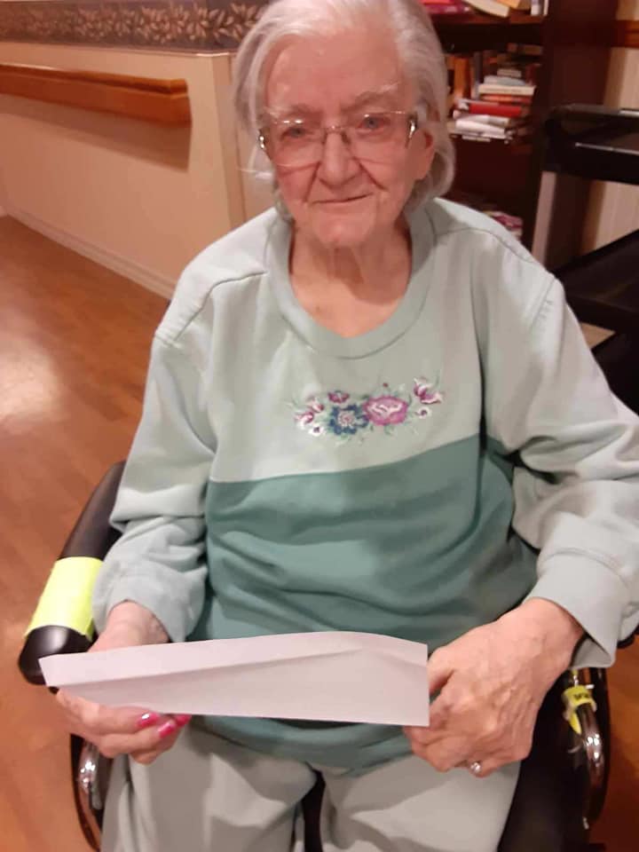 RenTradition's tweet photo. Students in Ms. Crandall's class worked hard getting Christmas letters and cards out to residents across the U.S. before going on winter break. Way to go Ms. Crandall and all the Middle School Students who participated! 
#steubencenter #CSUSAproud #bulldogstrong https://t.co/E4J1zEMidb