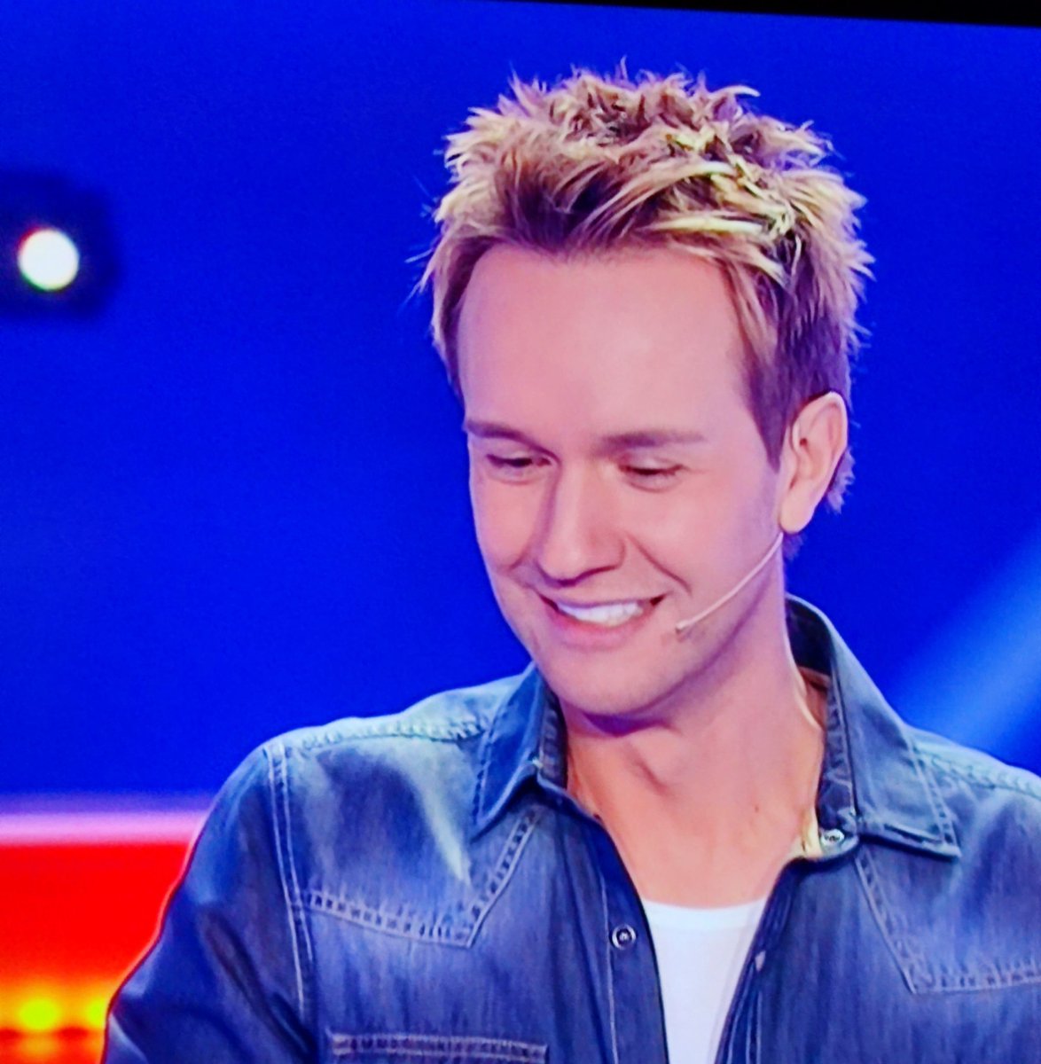68AlexBEFL's tweet photo. #Déconfinemnt2FAP24 on continu juste après la colonne des points place au @slamlejeuoff
en agréable compagnie de @cyrilferaud Mio Amore #SourireAtoutEpreuve #SlamF @Effervescence_P @France3tv
Bonne soirée, douce nuit . Prend soin de toi, a demain😘😘 https://t.co/BkfCl3DT7Y