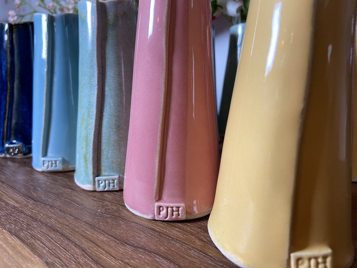 PennyPottery's tweet photo. Newly added - Single Flower Stem/Bud Vases, Ceramic glazed in Pink, Blue, Yellow, Turquoise &amp; Dark Blue handmade by Penny.
For sale in my Etsy shop https://t.co/EvHOITejgS
#stemvase #budvase #flowervase #ceramic #clay #pottery #pennypottery #uk #handmade #handbuilt #localbusiness https://t.co/PFlhYw02AX