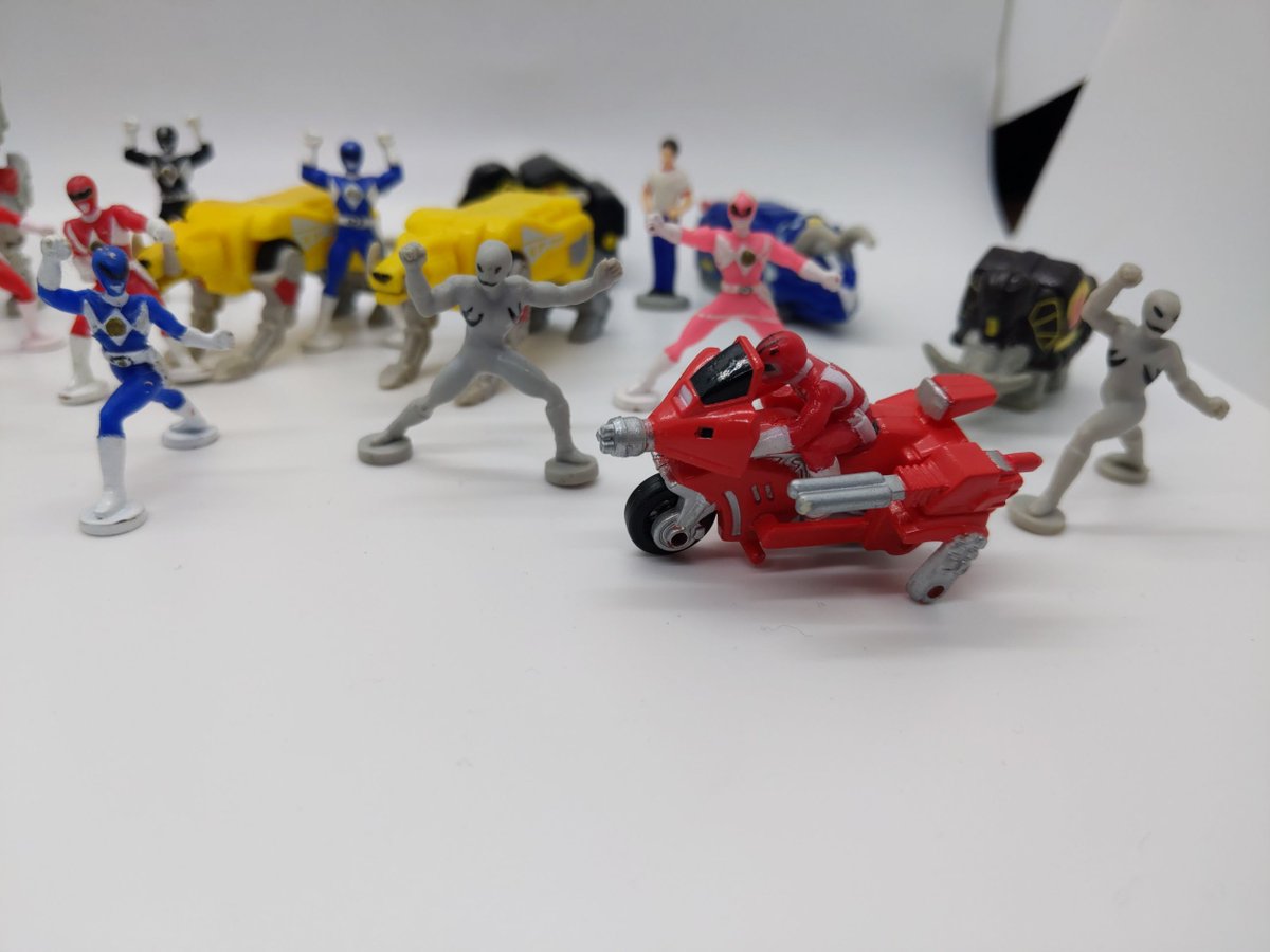 RummageCC's tweet photo. Mighty Morphin Power Rangers Micro Machines Lot $35+ Shipping. Comment to Claim.

Come check out all of our #comicbooks, #videogames, &amp; #collectibles on our #eBaystore. Link in Bio. 

#micromachines #mightymorphinpowerrangers #PowerRangers#zords #megazords #greenranger https://t.co/d6bPFgzwFS