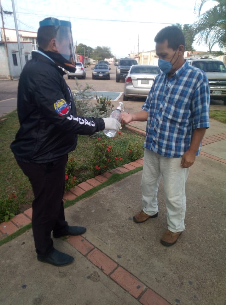 📎La Prevención es la clave→
Rσмρє ℓα Cα∂єηα ∂є Cσηтαgισ.

El #CICPC desde la Delegación Municipal El Tigre te recomienda #MáximaConciencia en esta cuarentena familiar y radical para combatir el #Covid19 .

😷¡VAMOS A CUIDARNOS!

☆SOMOS PREVENCIÓN SOCIAL, SOMOS CICPC