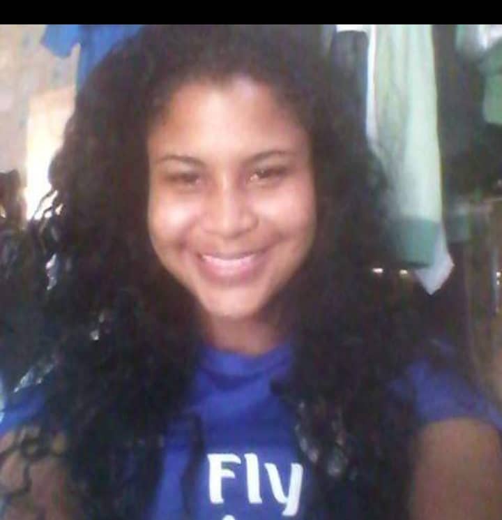 pzl17's tweet photo. Mi Amada Sobrina Acuarius González Zambrano Tiene 72 Horas Desaparecida, es Excelente Persona, pero, Sufre de los Nervios, la Última Vez Fue Vista en El FarmaTodo Ubicado en la Entrada de la Matica los Teques, Ruego a Todos y a Medios de Comunicación, Nos Ayuden a Localizarla. https://t.co/2OscecxSXG