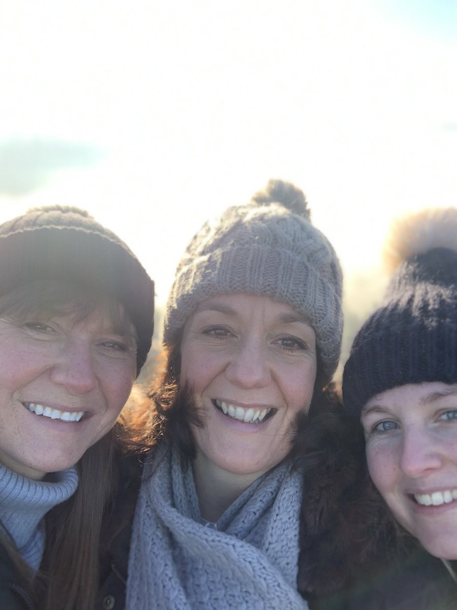 debell11's tweet image. My colleagues 💙💙, over the last 10 months We’ve prepared, we’ve planned and planned again, we’ve laughed, we’ve cried, we’ve shared #seniorsisters #CriticalCare #workwife #Covid19UK #NHSblueheart @gloshospitals @Nettyw4 @sarahma33008482