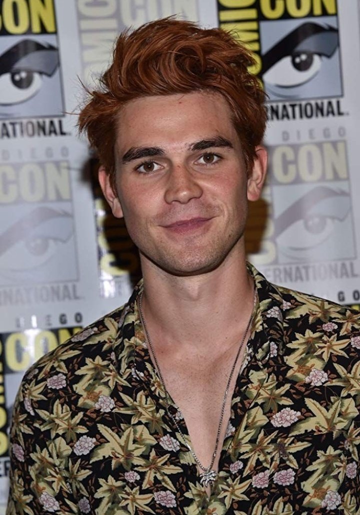 reindestch's tweet photo. ¿Por qué Kj Apa esta cancelado? un hilo para informar 

lean todo el hilo antes de comentar algo https://t.co/OvuIclD9JB