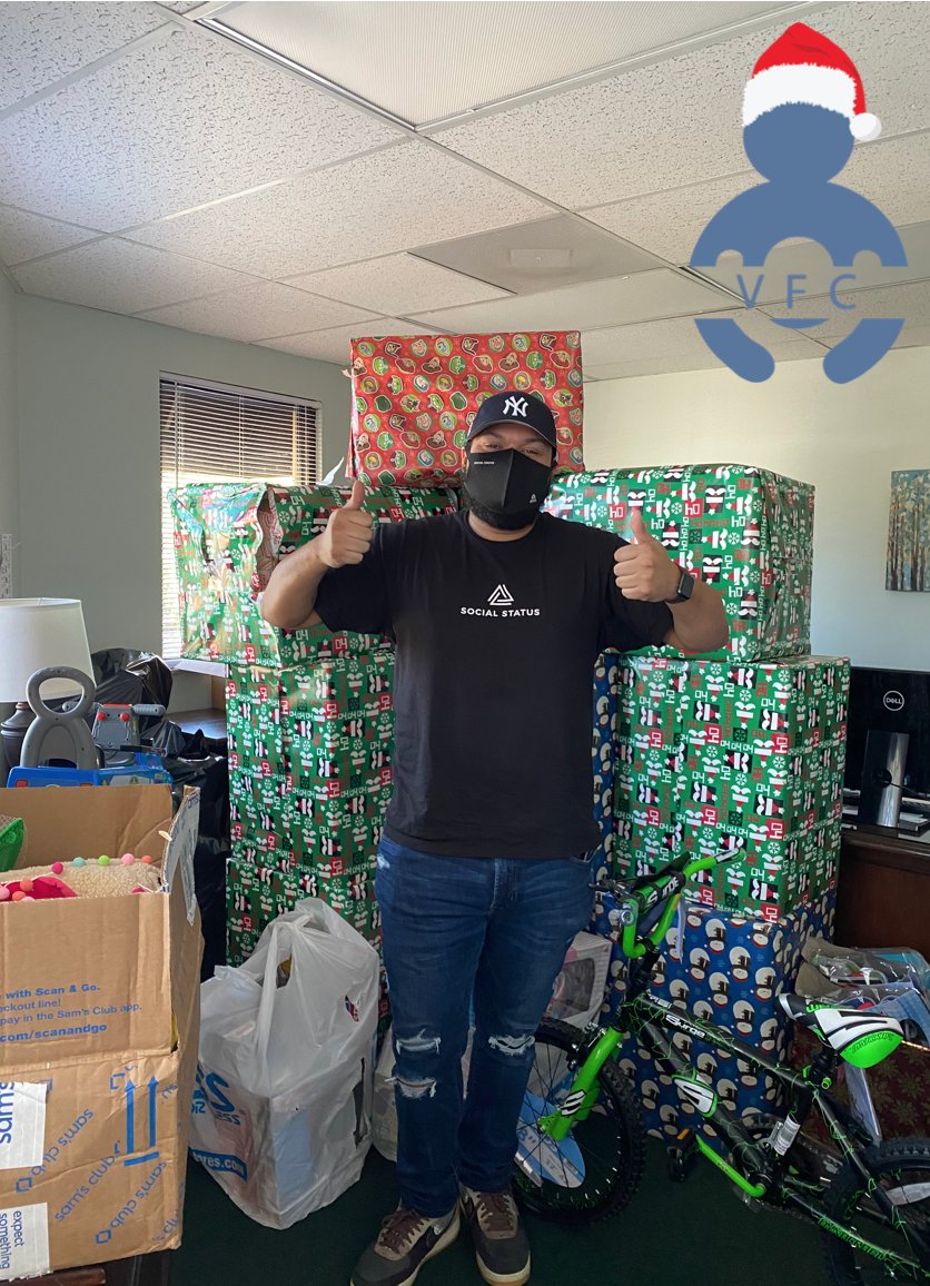 SHOUT OUT to Mark from <a href="/TheSocialStatus/">Social Status</a> Hyde Park!    He conducted a toy drive AND collected a TRUCK full of toys.  No exaggeration. We were BLOWN away.  From all of us at VFC - Thank you! This will change the lives of so many and we appreciate you! 
<a href="/GALTampa/">Guardian ad Litem</a>