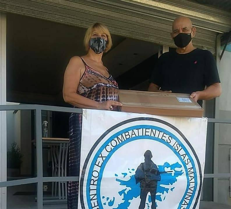 fudeso2's tweet photo. Con el aporte y la solidaria de muchxs, hoy pudimos ofrecer rica merluza a lxs  familias que asisten al merendero " La casa de Luz ". Gracias Cecim La Plata y voluntarixs de Fu de so. https://t.co/EJvz7HG8R9