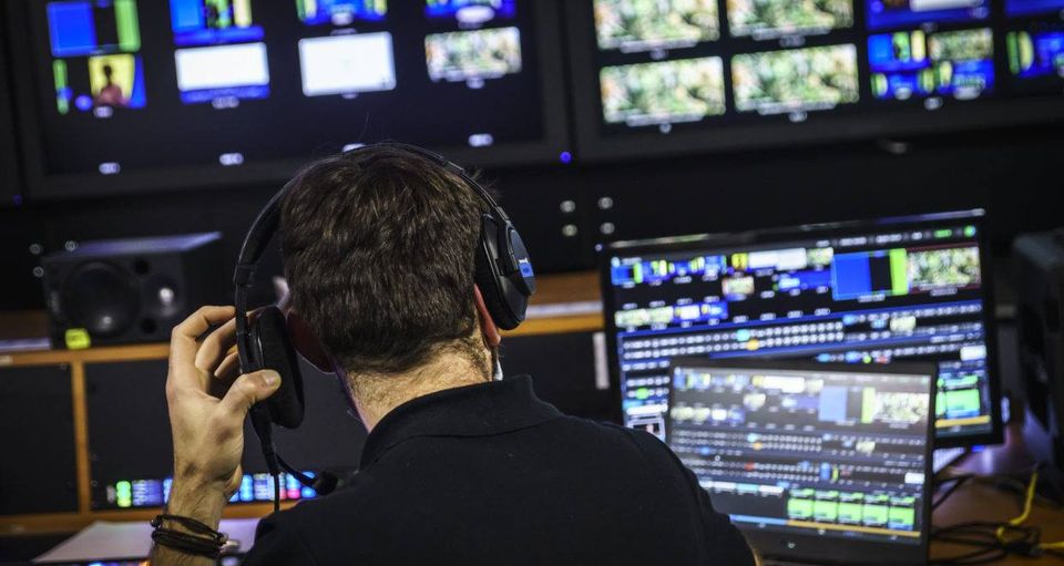 MVISION92's tweet photo. [ Des solutions technique innovantes ] 
Une équipe technique qui vous accompagne dans vos projets.
Suivez nos réalisations : https://t.co/M3rpHUCKTp  
#mvisionaudiovisuel #événement #paris #événementiel #prestataires  #digitalisation #technique #projets #content https://t.co/dct4fAmC55