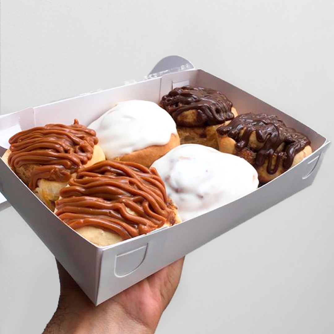 ItsAndresD's tweet photo. Comencé mi emprendimiento de cinnamon rolls y postres. Si pueden dar RT y compartir sería de gran ayuda. Instagram @adulceria_ https://t.co/xxMcNJAmlm