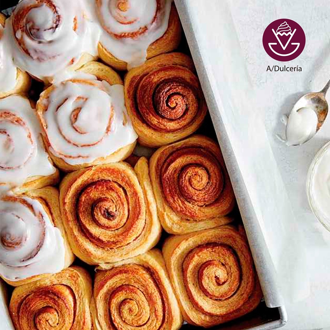 ItsAndresD's tweet photo. Comencé mi emprendimiento de cinnamon rolls y postres. Si pueden dar RT y compartir sería de gran ayuda. Instagram @adulceria_ https://t.co/xxMcNJAmlm