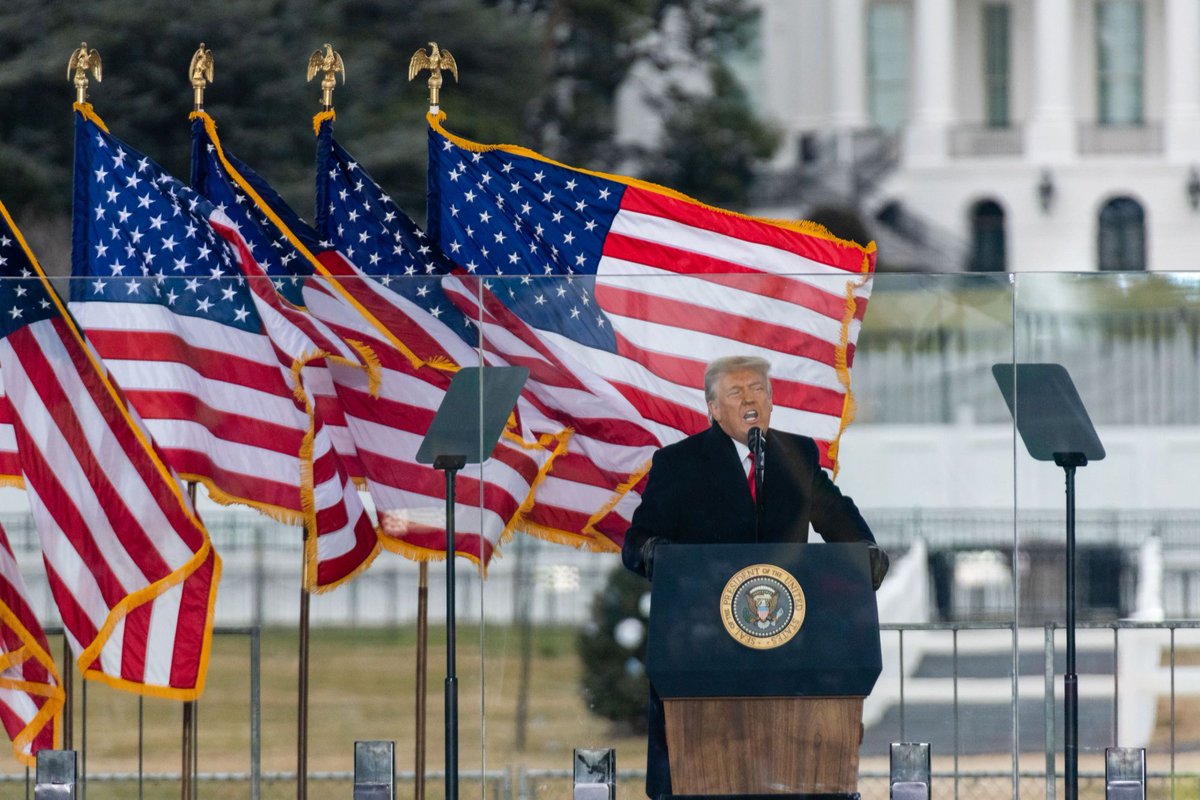 NEWS: Shopify pulls Donald Trump stores off its platform yhoo.it/3s4NuBp