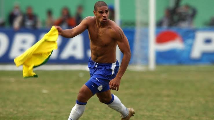 tarrafa_afiada's tweet photo. Eu queria ter a vida do Adriano Imperador, se regrou para ser um atleta, conquistou o seu império e hoje vive de rei!

Se fosse um YouTuber fazendo merda acelerando carro aplaudiriam! https://t.co/ZOScpjtt6M