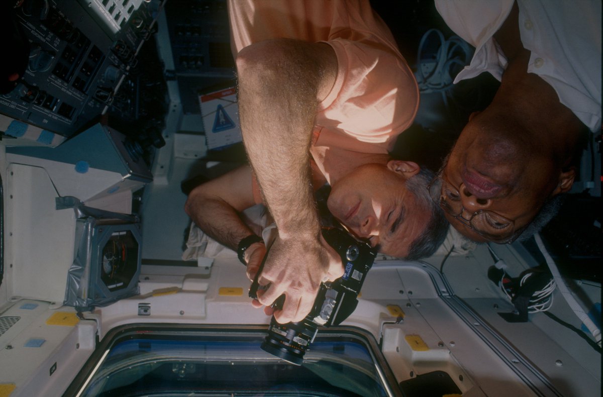 SpaceAboveUs's tweet photo. And here's another couple random photos for good measure. #STS53 7/9 https://t.co/mDS5MFrAIu