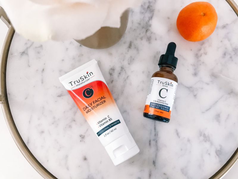 StacieRayeblog's tweet photo. #ad Brighten Your Skin with TruSkin Vitamin C Serum - Stacie Raye https://t.co/mzRFwqApVp @MomsMeet @TruSkinNaturals #momsmeet #truskin #truskinnaturals https://t.co/rXkrOpA8nU