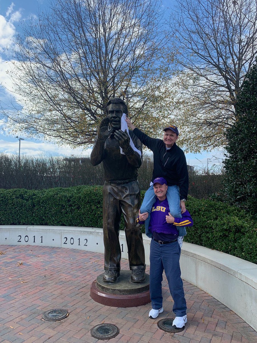 jkittkat's tweet photo. Because we’ve NEVER seen that done before.......
#TrollFail
#OhioStateHateWeek‼️
#NutCrackerChampionship
#MiamiBound🌊🏈
#NattyTime🏈🐘🌰🏆
#RoadTo18💪🏻🏈🏆
#RollTide 🐘🌊🏈 https://t.co/BQds1nICJa