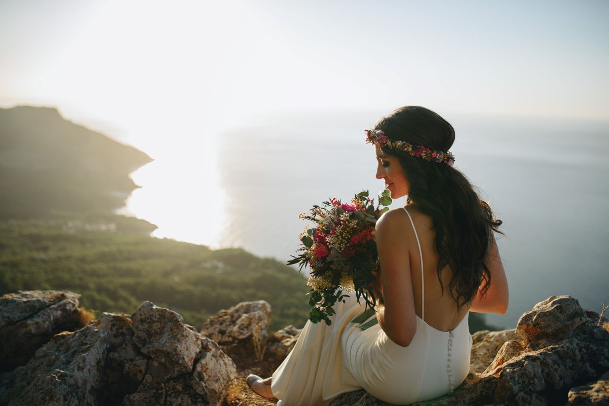 innovias's tweet photo. Nuestra querida novia #innovias Javiera celebró una boda elopement. Una solución ideal para el triunfo del amor en tiempos de Covid https://t.co/se2D65p9nv https://t.co/jBCRrHbG5y
