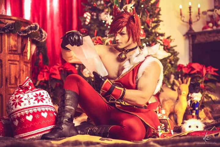 ShippGay18's tweet photo. Sett Noel (League of Legends) Prt 1

Tá eu sei que Natal já passou! Mais eu não podia ficar sem compartilhar essas imagens com vocês... Esse Cosplay é incrível, é como se tivesse tirado o Sett do jogo e trazido pra vida Real 😲❤

#Sett #LeagueOfLegends #Cosplay https://t.co/xfSZmS46hM