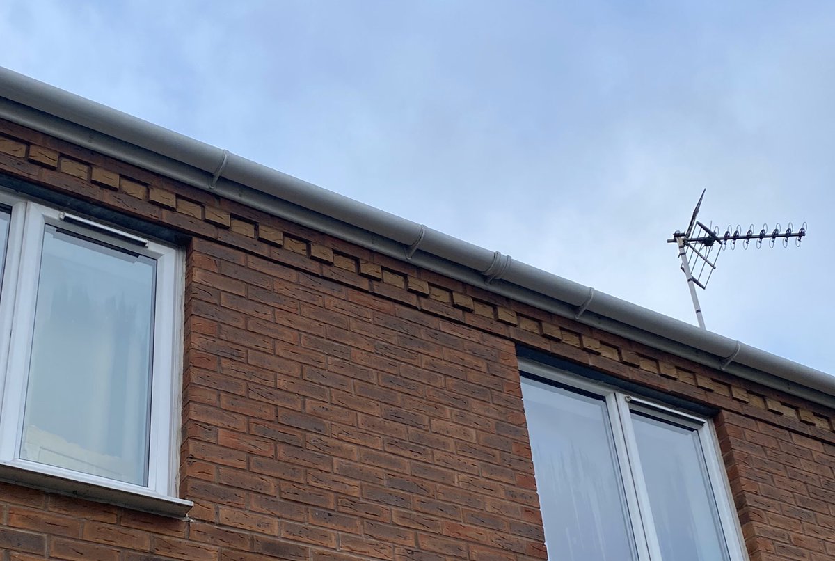 ANWindowclean's tweet photo. Does your gutters/Facias/Soffits need cleaning? Here are some Before - During &amp; after photos of our work we have done just before Christmas! Contact us for a quote to get yours cleaned. Contact details are on our profile page! #Derbyshire #Nottinghamshire #windowcleaning https://t.co/c81igvmmxw