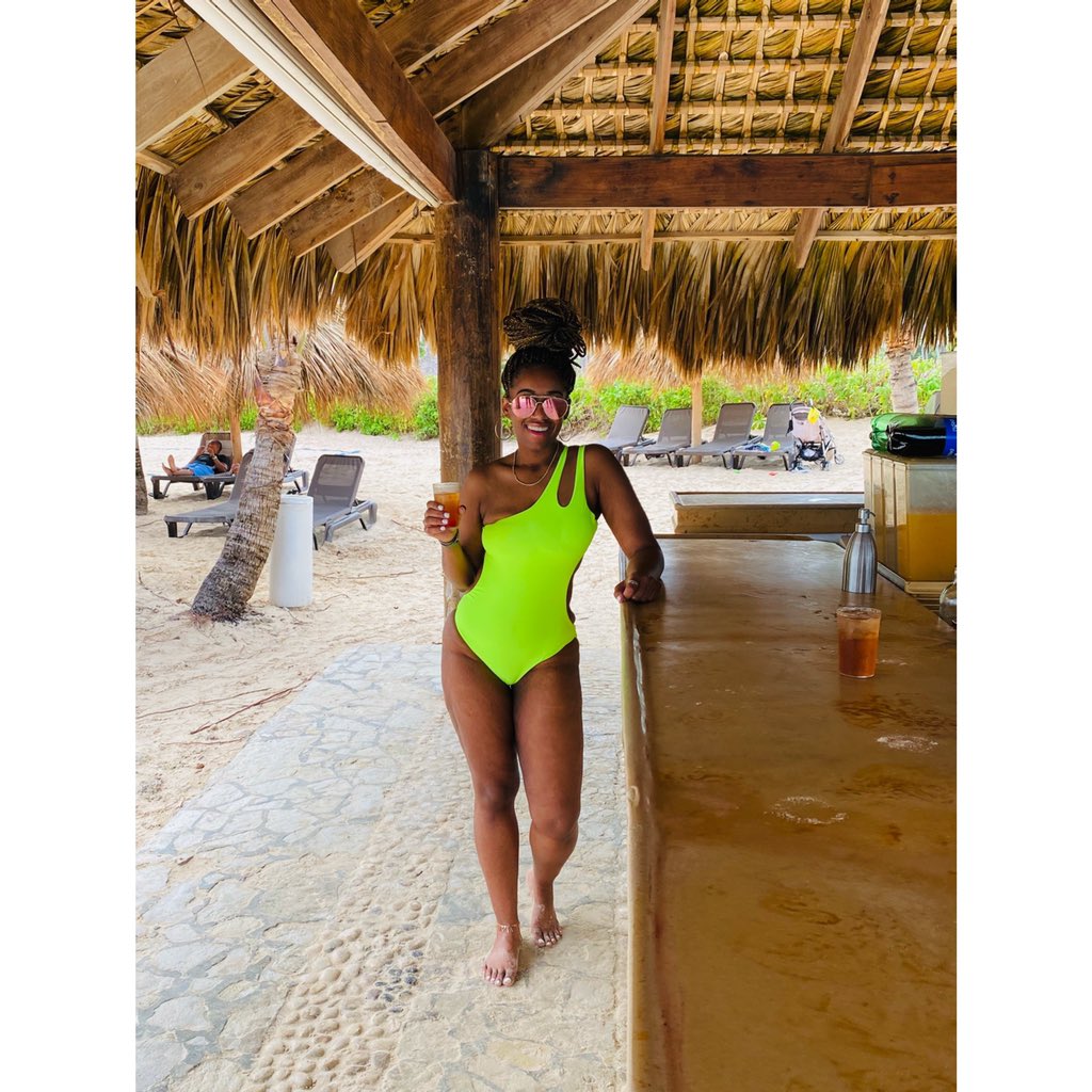 SheKrystalClear's tweet photo. Dose of Vitamin Me 💊 #PuntaCanta #DominicanRepublic #VacationModeActivated 🌴🤟🏽🤪 https://t.co/aDOZlpcOy5
