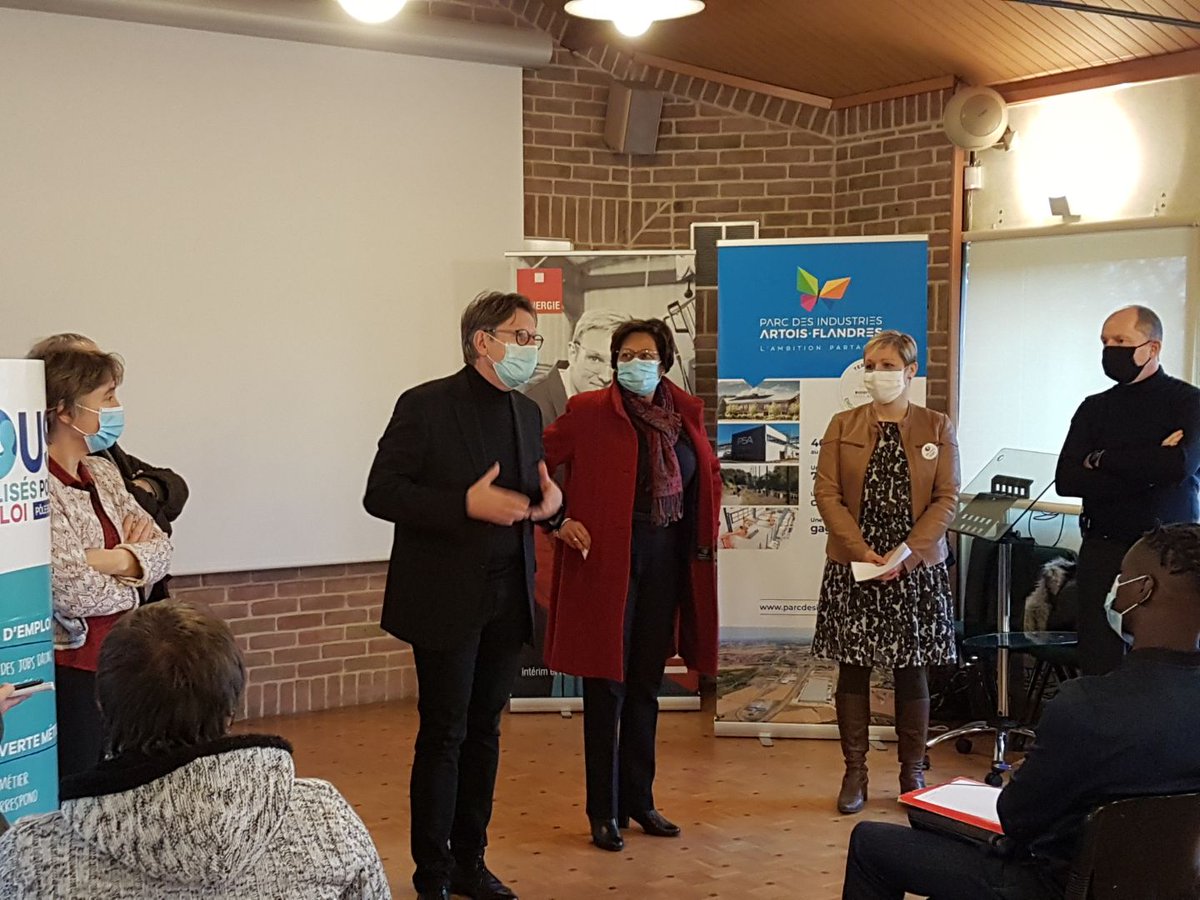 #TousMobilisés pour l'emploi des jeunes pour #FranceRelance :
Cet après-midi, au <a href="/Parc_Industries/">Parc des industries ARTOIS-FLANDRES</a> avec Plastitek, entreprise de plasturgie et <a href="/Synergie/">Synergie</a>, en présence de Mme Ambroise, Sous-Préfète et Mr Kuchcinski, Président du SIZIAF: 100% présents <a href="/CathyMarcurat/">Cathy Marcurat</a> <a href="/didier_thomas_/">Didier THOMAS</a>