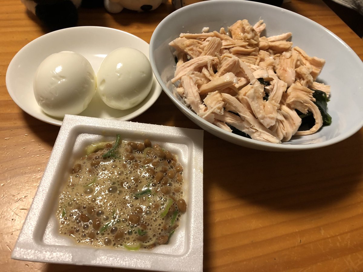 nobuwalkon's tweet photo. ねぶシンドイ🤣
そんな金曜日の朝おはようございます😃
月曜日まで休みやったとはいえあっちゅーまに金曜日♫
明日目仕事やけど😂
今日は酒飲むDAY🍺
ソレを楽しみに今日一日頑張ろ♫
ほな今日も1日よろしゅうに🦜💕
#RMFB
#SNKRDUNK https://t.co/G6laIJ9G8J