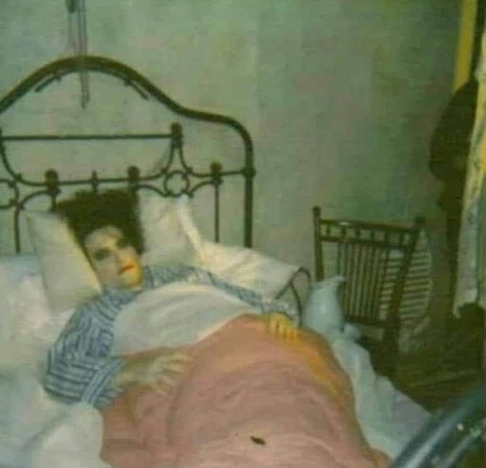 uy sí qué desgracia el toque de queda