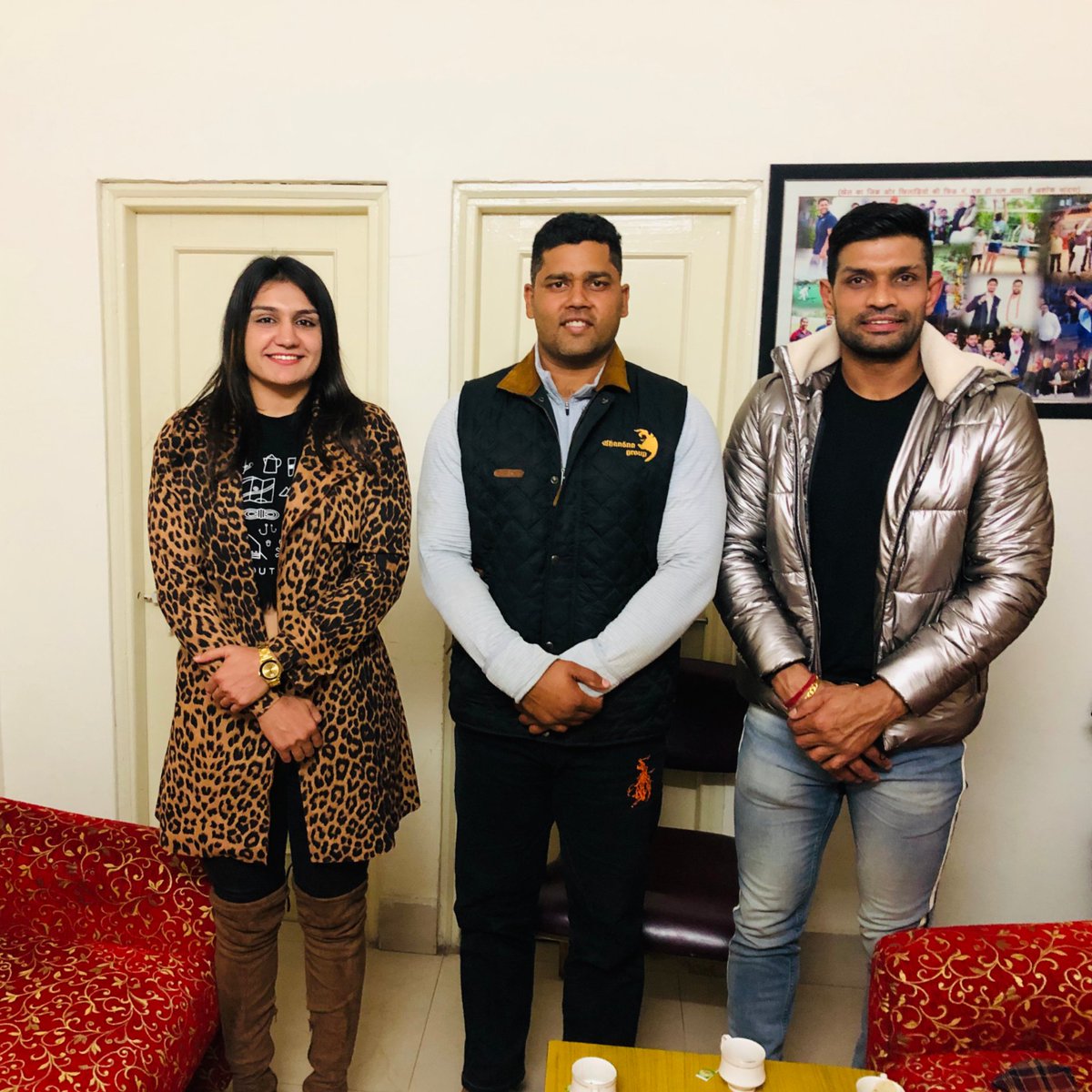 DeepakHooda5555's tweet photo. It was an honour to meet @AshokChandnaINC, Minister of Youth Affairs &amp; Sports, RAJ. I admire his views on the development and fantastic work being done by the government of Rajasthan for its sport and sportspersons.
@boorasweety04 @SSPARKSPORTS
#deepakniwashooda #SSPARK https://t.co/kAq7D8cegO