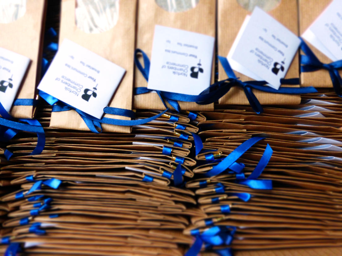 HannahSellsTea's tweet photo. Sooo ok I wasn't entirely free to have a break! Looking forward to making many more #teagifts, it was so great to hear so many people choose to #buylocal from #smallbusiness this #Christmas. Let's just hope that #Brexit doesn't ruin everyone's hard work... Here's hoping. 🙄 https://t.co/gSAWytgtJy