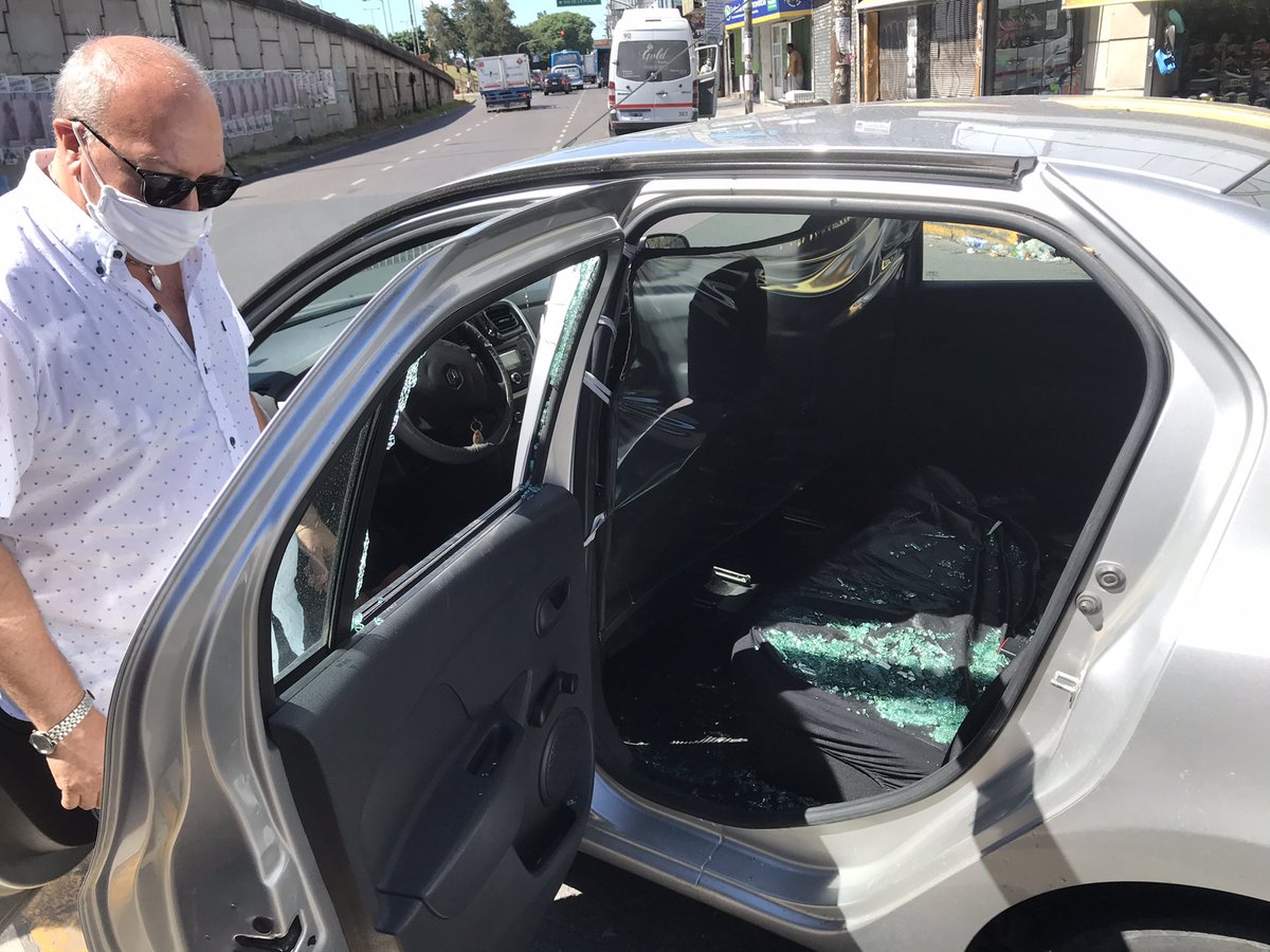 PhotoMarioQ's tweet photo. Hoy sufrimos un robo a metros de 2 controles policiales Av. Rivadavia y D’Onofrio de @Municipalidad3F #Inseguridad a metros de dos controles de @PFAOficial y @PoliciaPBA donde hay 6 cámara de seguridad. Vecinos tengan cuidad por esta zona que es tierra de nadie https://t.co/fDhr3qhTVX