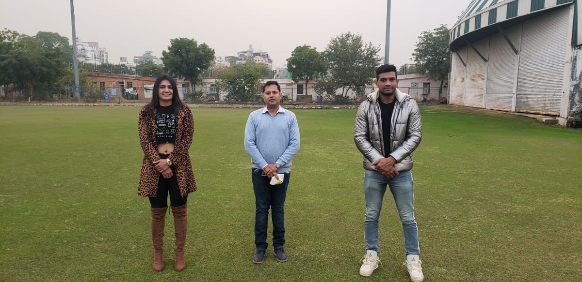DeepakHooda5555's tweet photo. It was a pleasure meeting young, versatile, dynamic, and profound visionary, 𝗦𝗵𝗿𝗶 𝗩𝗮𝗶𝗯𝗵𝗮𝘃 𝗚𝗲𝗵𝗹𝗼𝘁 @VaibhavGehlot80 President,  Rajasthan Cricket Association, Jaipur.

@boorasweety04 @rajeevkhanna1 @SSPARKSPORTS
#deepakniwashooda #saweetyboora #SSPARK https://t.co/6k9Rw4OBRx