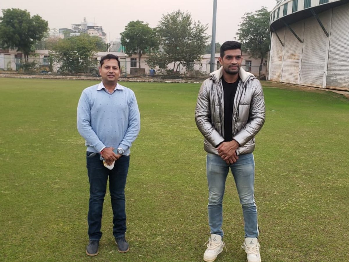 DeepakHooda5555's tweet photo. It was a pleasure meeting young, versatile, dynamic, and profound visionary, 𝗦𝗵𝗿𝗶 𝗩𝗮𝗶𝗯𝗵𝗮𝘃 𝗚𝗲𝗵𝗹𝗼𝘁 @VaibhavGehlot80 President,  Rajasthan Cricket Association, Jaipur.

@boorasweety04 @rajeevkhanna1 @SSPARKSPORTS
#deepakniwashooda #saweetyboora #SSPARK https://t.co/6k9Rw4OBRx