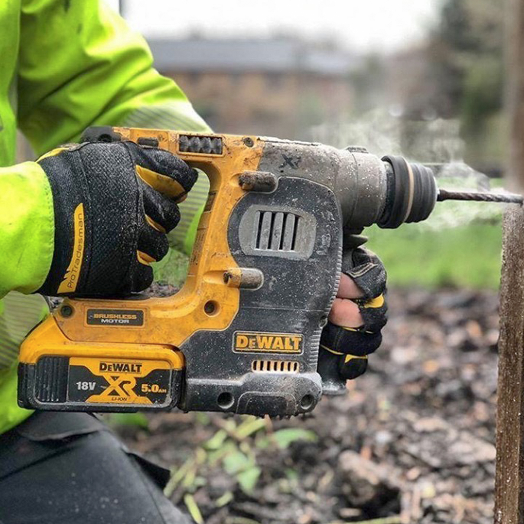 The <a href="/DEWALT_UK/">DEWALT UK</a> SDS is the ultimate tool to get yourself started for the new year. 💪

📸: SCS Facility Services

#Bradfords #DewaltTools #PowerTools