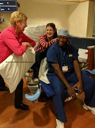 doctorneyro's tweet photo. #Madres que van a #parir en nuestro #primermundo disponen de #anestesiólogo #24horas al día en la #saladepartos que con el #bloqueoepidural o #peridural dulcifican en parte ese #esfuerzo sublime.
Por una mejor #saludelamujer y su #asistenciasanitaria.
https://t.co/LrDMELuOW9 https://t.co/g0TnbPDRgg