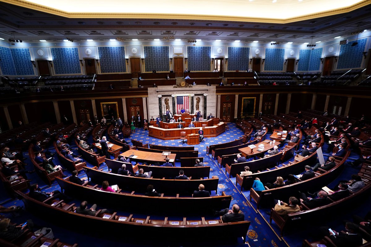 8/8 8 p.m. 🕗 After the chaos on Capitol Hill, a shaken Congress resumed its work late on Wednesday. The Senate and the House rejected two objections to the tally and finally certified the final Electoral College count, with Biden receiving 306 votes and Trump 232 votes. https://t.co/sdLKHK69Cb