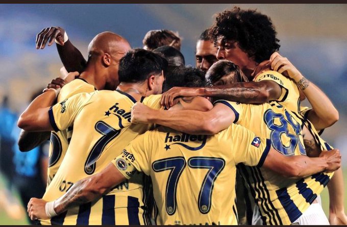 Ekoponss's tweet photo. ÖYLE BİR SEVDAKİ PAHA BİÇİLMEZ 💛💙 https://t.co/jMBrVSVk2b