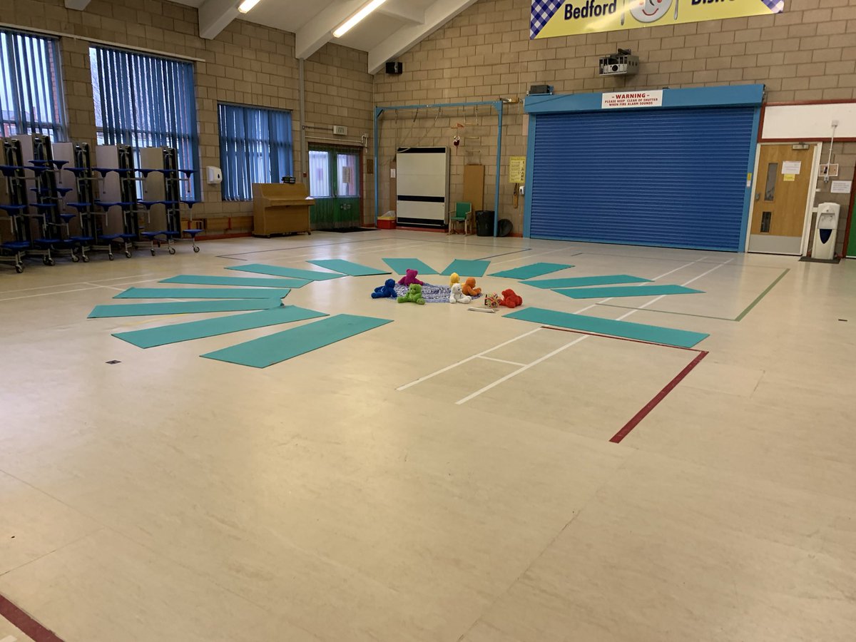 yogabears1's tweet photo. Just lavender in the air, chilled Ibiza tunes and a full day of balancing those chakras & restoring our zen #yogainspiration #yogaforcalm #Namaste @BedfordPrimary ๐๐ซ๐ Bedford boys and girls homeschooling my videos will be ready for next week, I hope you will join me โญ๏ธ https://t.co/YNx7BibJ2p