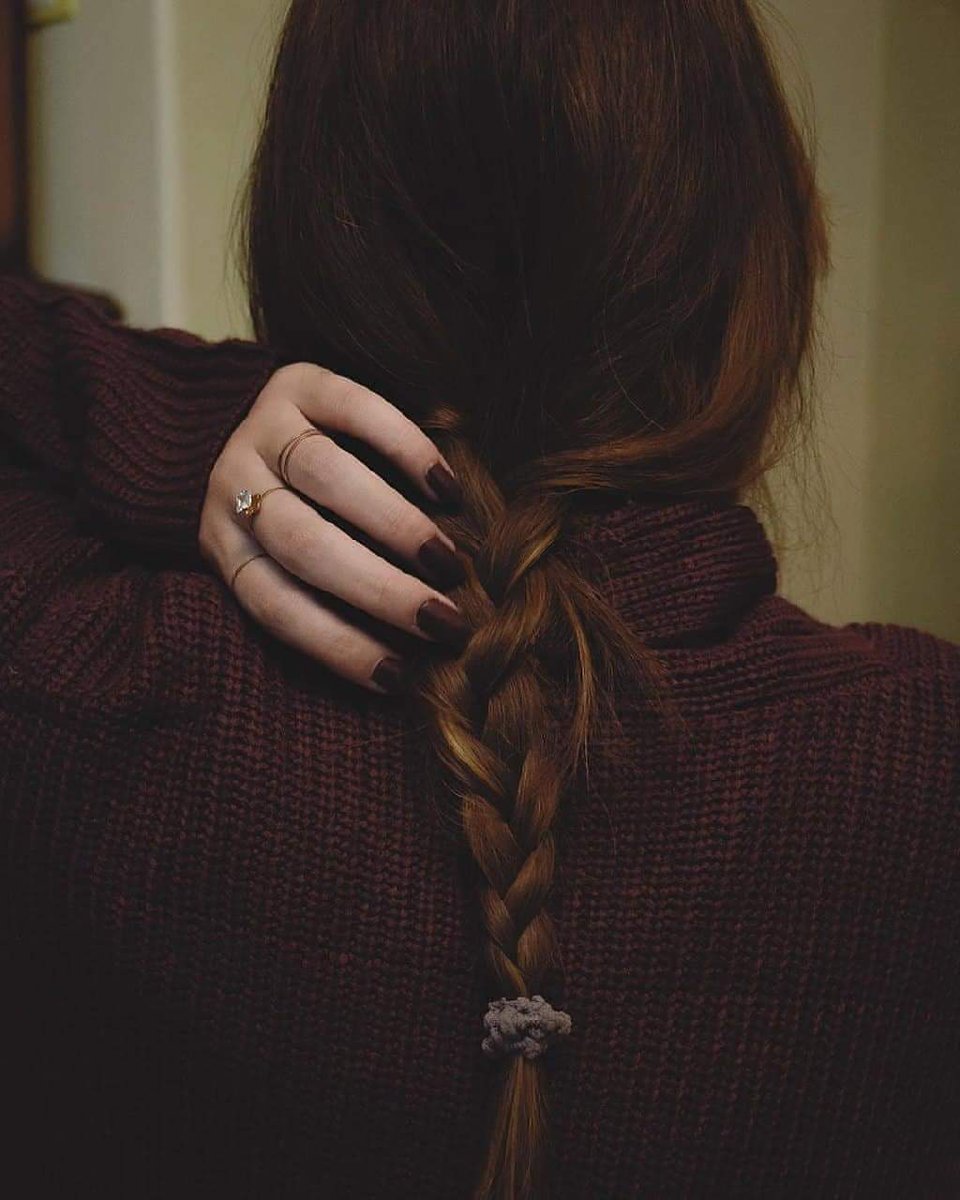 من أجيلك
گلبي يسبگني بـ مسافه
ومن أرد منّك يظل گلّبي وراي

         🌿يسعد مسائكم🌿