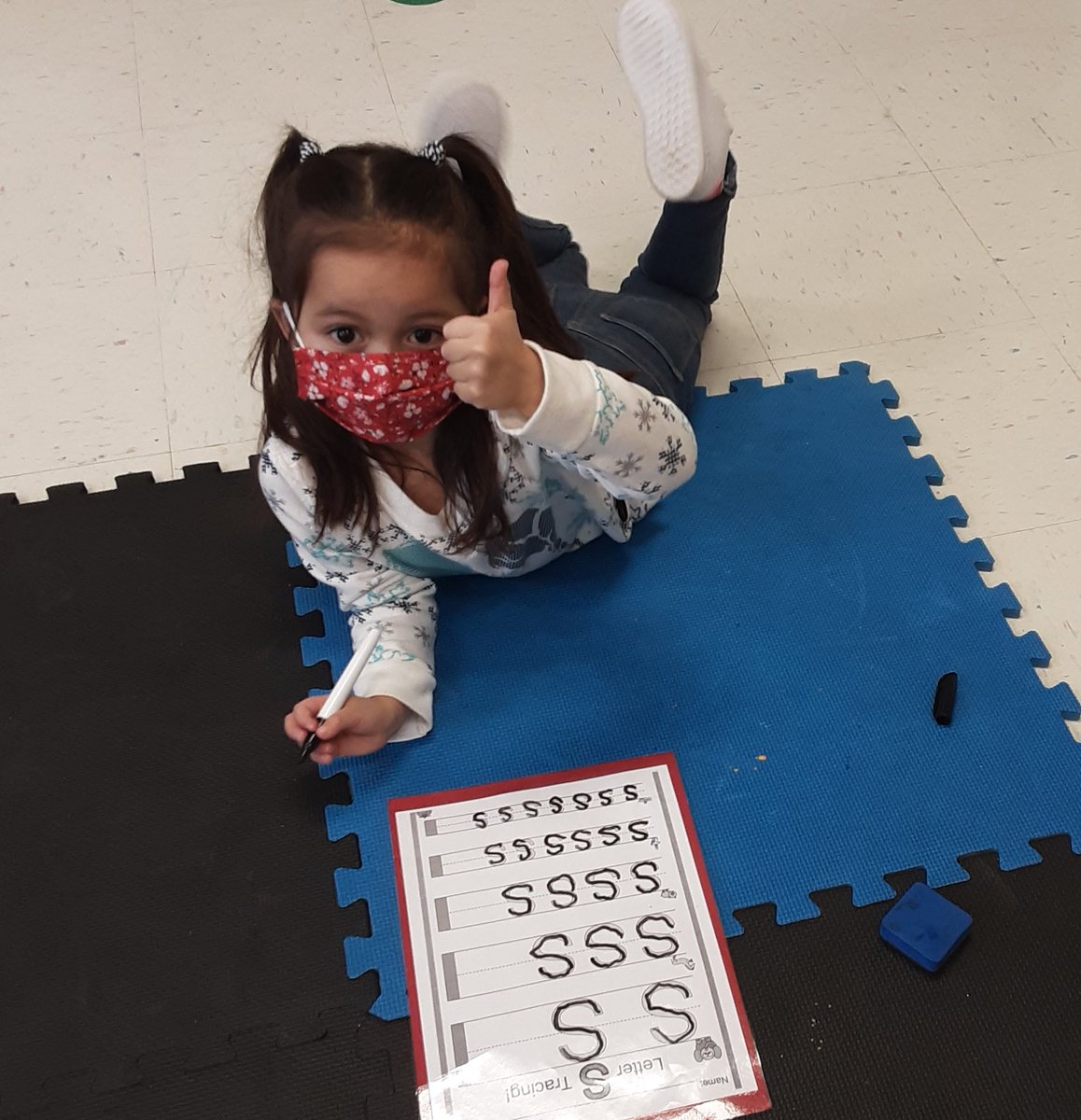 angela_danaher's tweet photo. Back to school with the letter S
@NorthPalosSD117 @SorrickNPD117 #sorrickcougars #prescool #preschoolforall https://t.co/tXEaGYCnU1