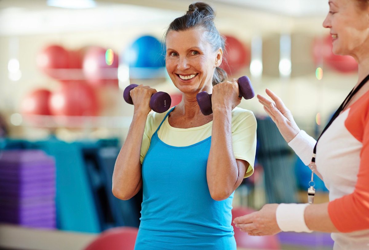 AmazingCareNet's tweet photo. Good balance and coordination can mean the difference between falling—and suffering a fracture—and staying on your feet. Strong evidence shows that regular physical activity can reduce falls by nearly a third in older adults at high risk of falling.  https://t.co/QrejVBTwJ9 https://t.co/zMkYnbXHAt