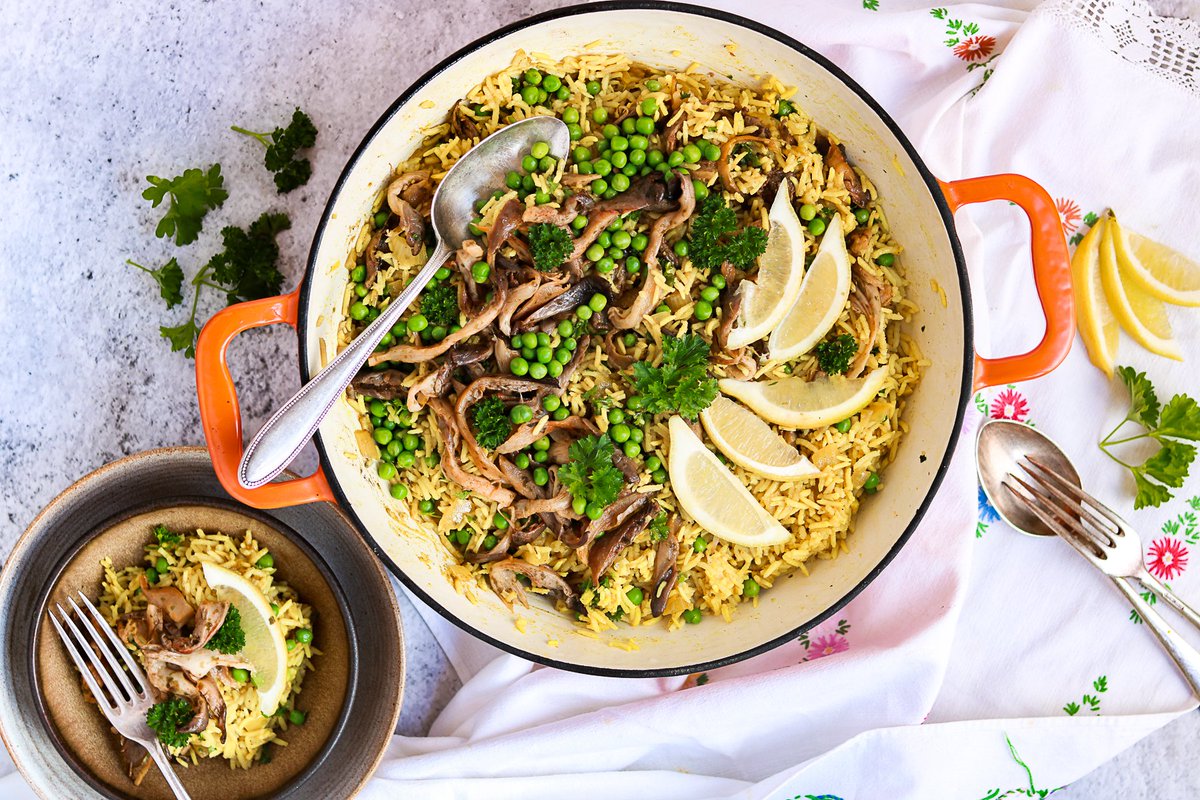 energisethrive's tweet photo. Vegan Mushroom Kedgeree using organic fragrant spices from @steenbergs 😋 #ad Kedgeree is traditionally made with smoked fish but we used natural plant based alternatives, and lots of delicious spices!

https://t.co/9iM03fj9ay

#vegan #fishalternative #guthealth #vegandinner https://t.co/Rccgp16Yr3