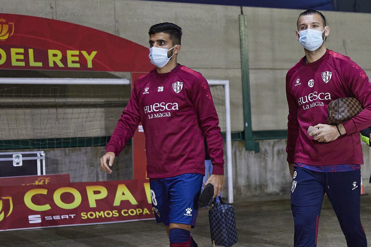 🔙 Los canteranos Manu Galán, hoy de nuevo en la expedición azulgrana, y Kevin Carlos, debutaron con la SD Huesca en partido oficial en la pasada eliminatoria de #CopadelRey ante el CD Marchamalo.

Ya son 2⃣8⃣ los jugadores utilizados por Míchel esta temporada.

#AlcoyanoHuesca