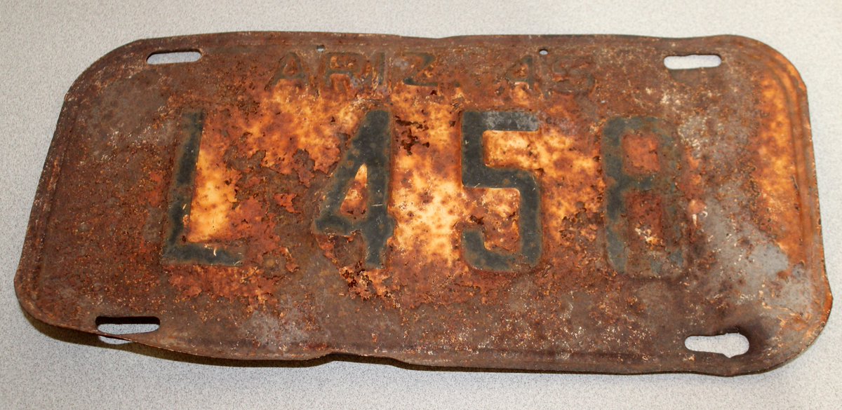 Route 66 once passed through this area, particularly popular after World War II, Americans taking to the Mother Road. Visit the Route66 pullout to see the old alignment as well as a 1932 Studebaker. This license plate was from 1945. nps.gov/pefo/learn/his… (hl) #PetrifiedForest