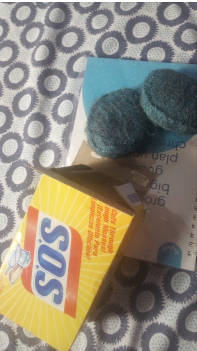 __otee__'s tweet photo. It’s IRON SPONGE and note book 🥺😭 https://t.co/6XIpCJ3D05