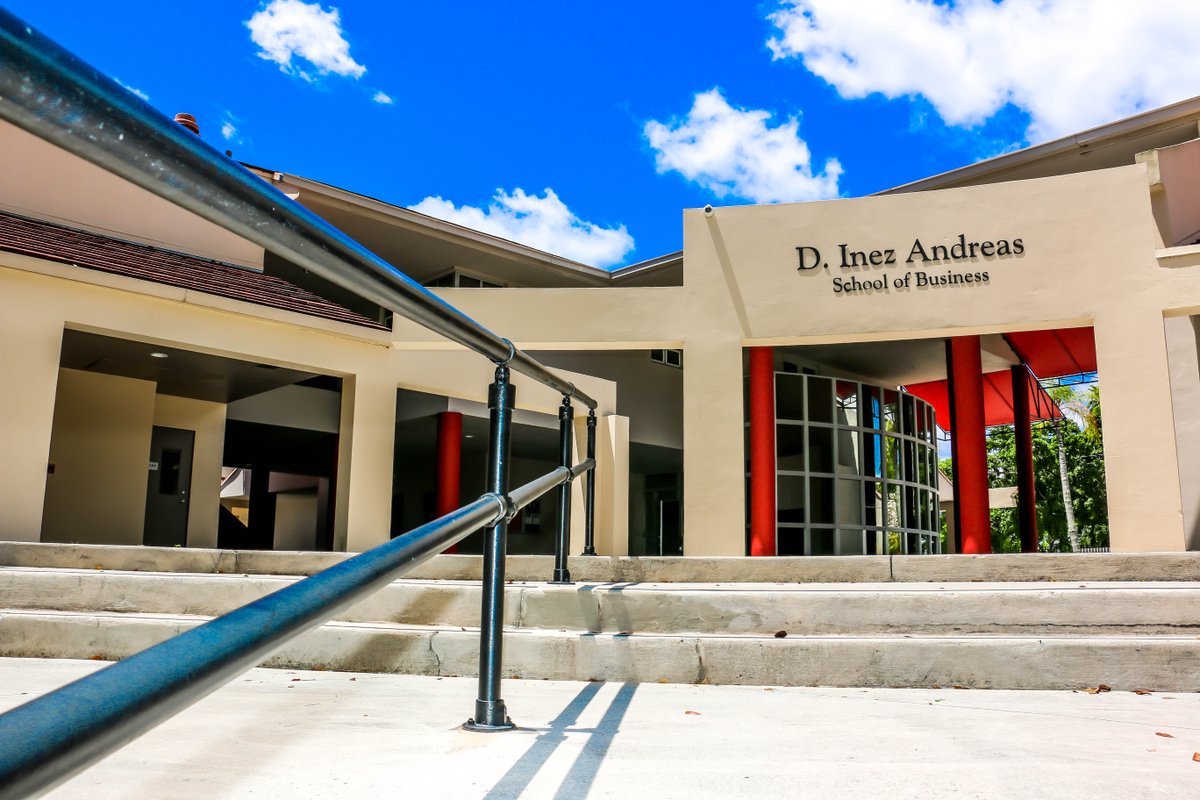 BarryUniversity's tweet photo. Considering transferring to #BarryU? We are here to answer all of your transfer credit questions! ✅  To sign up for an over-the-phone appointment, visit https://t.co/QVvvXkJUZT https://t.co/QJDeq9rS3R