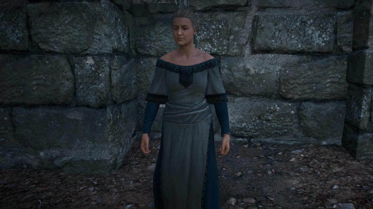 Short-sleeved overdress and contrasted underdress is (we believe) very typical, although the collar I know of would be a bit higher on the shoulders. Women typically wore an undyed linen underdress too. Color-wise, the shades I saw in Lunden + elsewhere were mostly accurate.