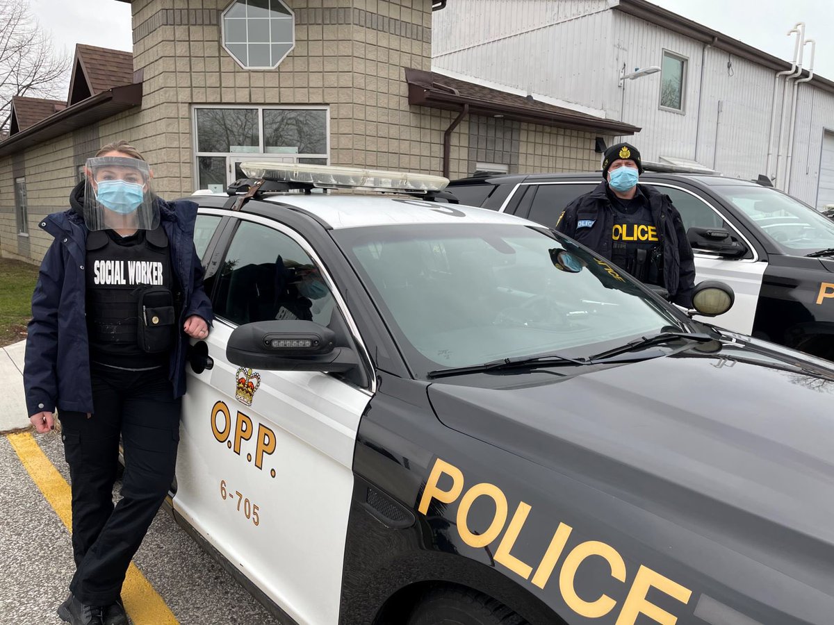 OPP_WR's tweet photo. #EssexCtyOPP Youth Crisis Response Team is a community-based program of @HDGHWindsor and OPP. The team is available to assist those under 18.For more information on the service provided visit https://t.co/cUr6yyQVV5 #community #opp #hdgh #mentalhealth ^aa https://t.co/AXnBgnV2AG