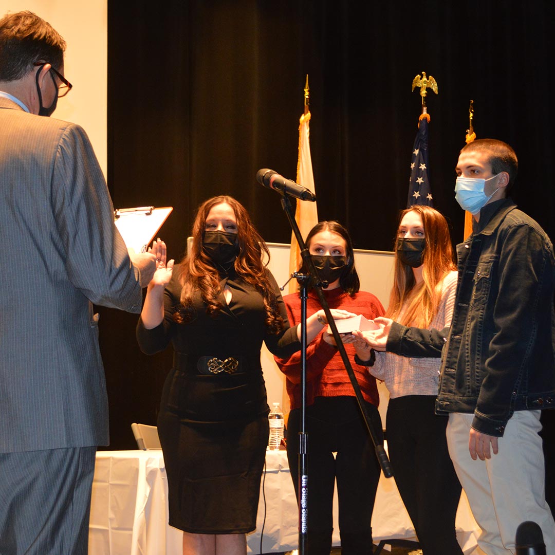 sussexnj's tweet photo. Fantasia and Fasano to Lead Sussex County Board of County Commissioners in 2021.  Pictured: Commissioner Director Dawn Fantasia is sworn in by attorney Thomas Prol with family members attending. https://t.co/tQ2ubleGbh https://t.co/uPbjldApFl